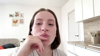 Watch geniebarrott Hot Porn Video [Chaturbate] - new, shy, 18, blonde, bigboobs