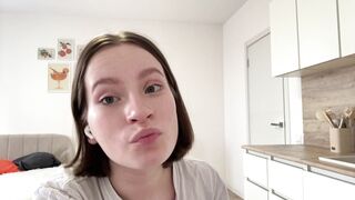 Watch geniebarrott Hot Porn Video [Chaturbate] - new, shy, 18, blonde, bigboobs