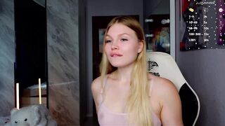 Effie_Cute Top Porn Video [Myfreecams] - toys, shy, horny, long hair, lush