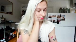 LeaVixx Cam Porn Video [Myfreecams] - hips, hairy, tattoos, petite, czech