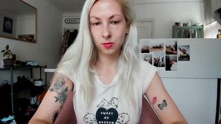 LeaVixx Cam Porn Video [Myfreecams] - hips, hairy, tattoos, petite, czech