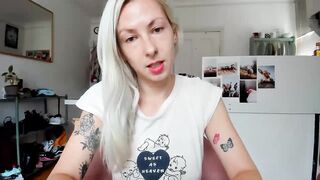 LeaVixx Cam Porn Video [Myfreecams] - hips, hairy, tattoos, petite, czech