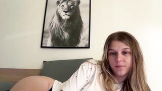 Watch Hot_kitty19 HD Porn Video [Myfreecams] - oil, dance, long hair, fingering, smile