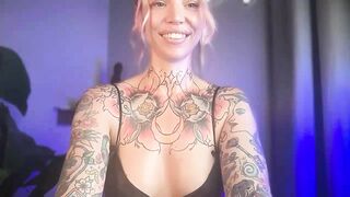 Kittjones33 Hot Porn Video [Myfreecams] - blue eyes, eye contact, smile, bias, lips