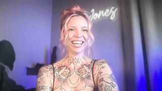 Kittjones33 Hot Porn Video [Myfreecams] - blue eyes, eye contact, smile, bias, lips