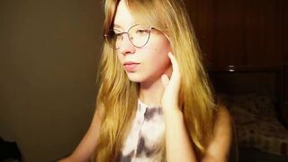 Sia_A HD Porn Video [Myfreecams] - pretty, between, devil, teen, angel