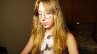 Sia_A HD Porn Video [Myfreecams] - pretty, between, devil, teen, angel