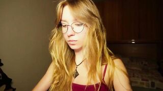 Watch Sia_A Cam Porn Video [Myfreecams] - green eyes, angel, redhead, slim, friendly