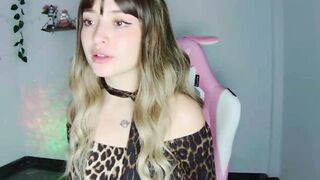 CarolineJames New Porn Video [Myfreecams] - feet, blowjob, spit, cosplay, sweet