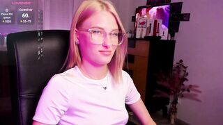 SummerDiana HD Porn Video [Myfreecams] - blonde, striptease, spanking, skype, 18