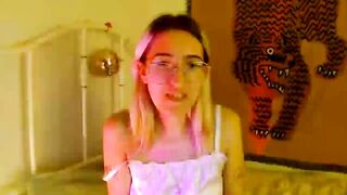 Watch discobb HD Porn Video [Myfreecams] - shy, colored hair, honest, musician, hot