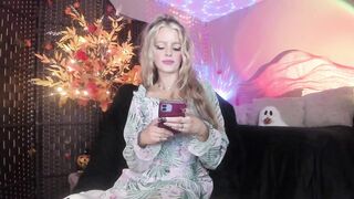 RaveDoll New Porn Video [Myfreecams] - feet, tease, smile, green eyes, sexy