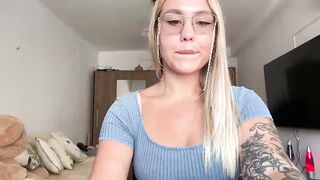 Watch Cervesa Top Porn Video [Myfreecams] - feet, tattoos, fun, long hair, heels