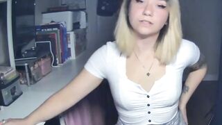 Molly_Art New Porn Video [Myfreecams] - romantic, c2c, new model, blonde, pussy