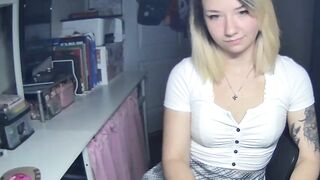 Molly_Art New Porn Video [Myfreecams] - romantic, c2c, new model, blonde, pussy