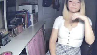 Molly_Art New Porn Video [Myfreecams] - romantic, c2c, new model, blonde, pussy