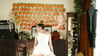 EmilyBloom Cam Porn Video [Myfreecams] - new model, shaved, sensual, fair skin, petite