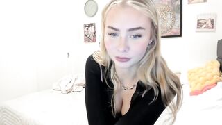 ariah_is_blonde New Porn Video [Chaturbate] - 18, blonde, teen, foot