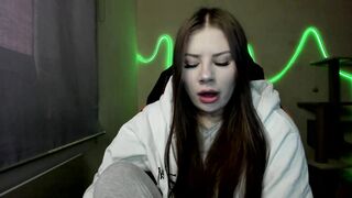 FlyingDream Cam Porn Video [Myfreecams] - brunette, couple, sloppy, bigbelly, love