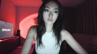 Vikki HD Porn Video [Myfreecams] - sloppy, squirter, 18years, devil, panties
