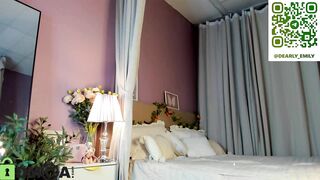 Watch dearly_emily Cam Porn Video [Chaturbate] - natural, fuckmachine, squirt, teen, cute