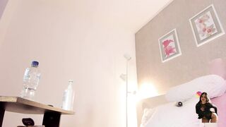 Watch roxannegomez_ Cam Porn Video [Chaturbate] - bigass, brazilian, latina, fuckmachine, squirt